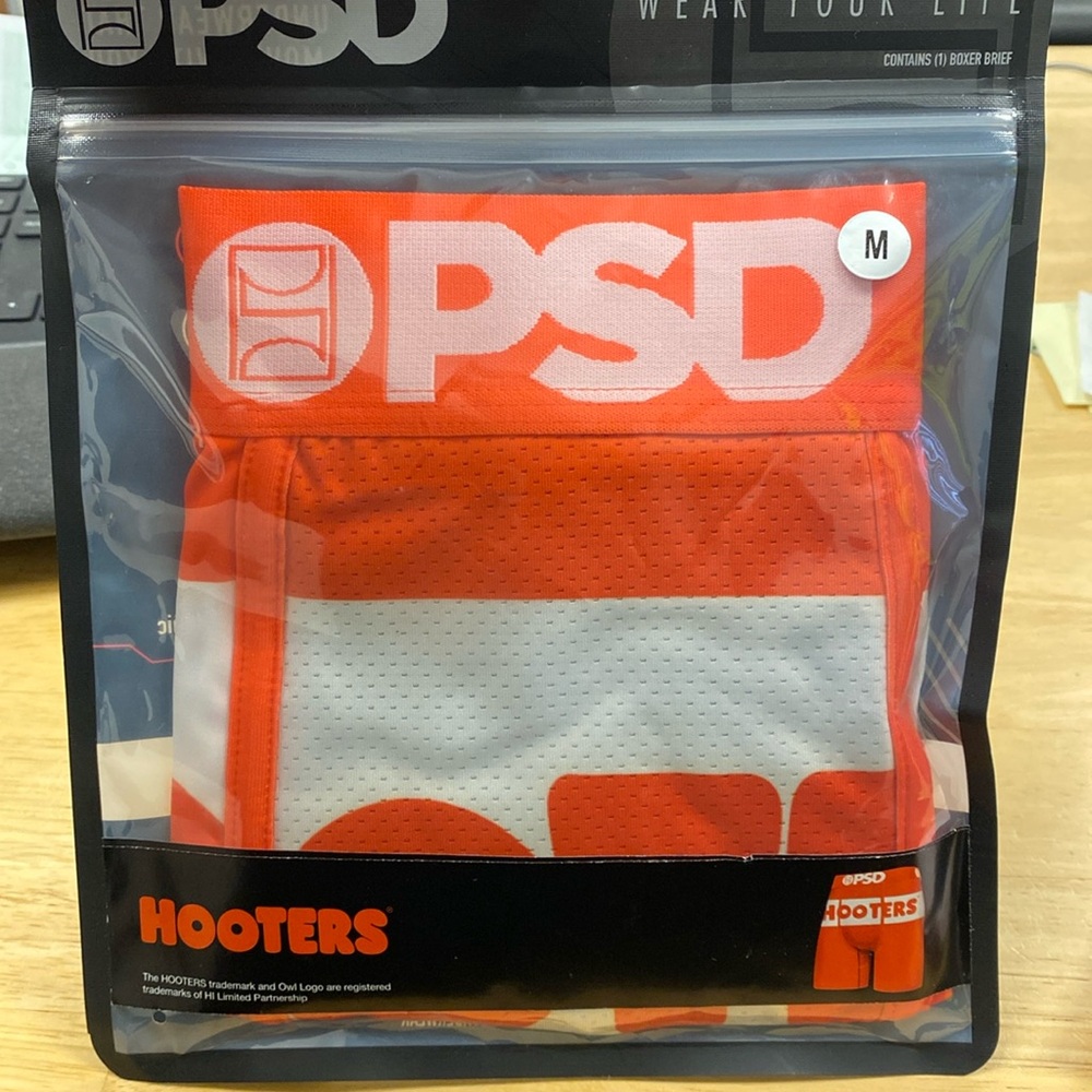 PSD brand new size medium. Style hooters corps logo.